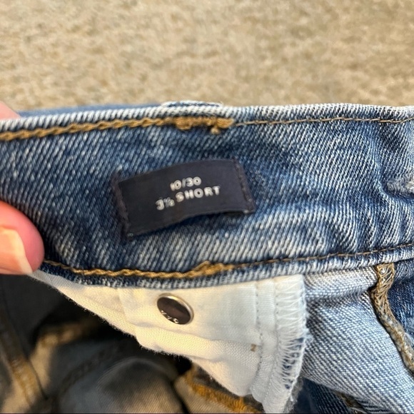 GAP 2020 high rise button fly distressed denim short 3.5” inseam - Picture 4 of 10